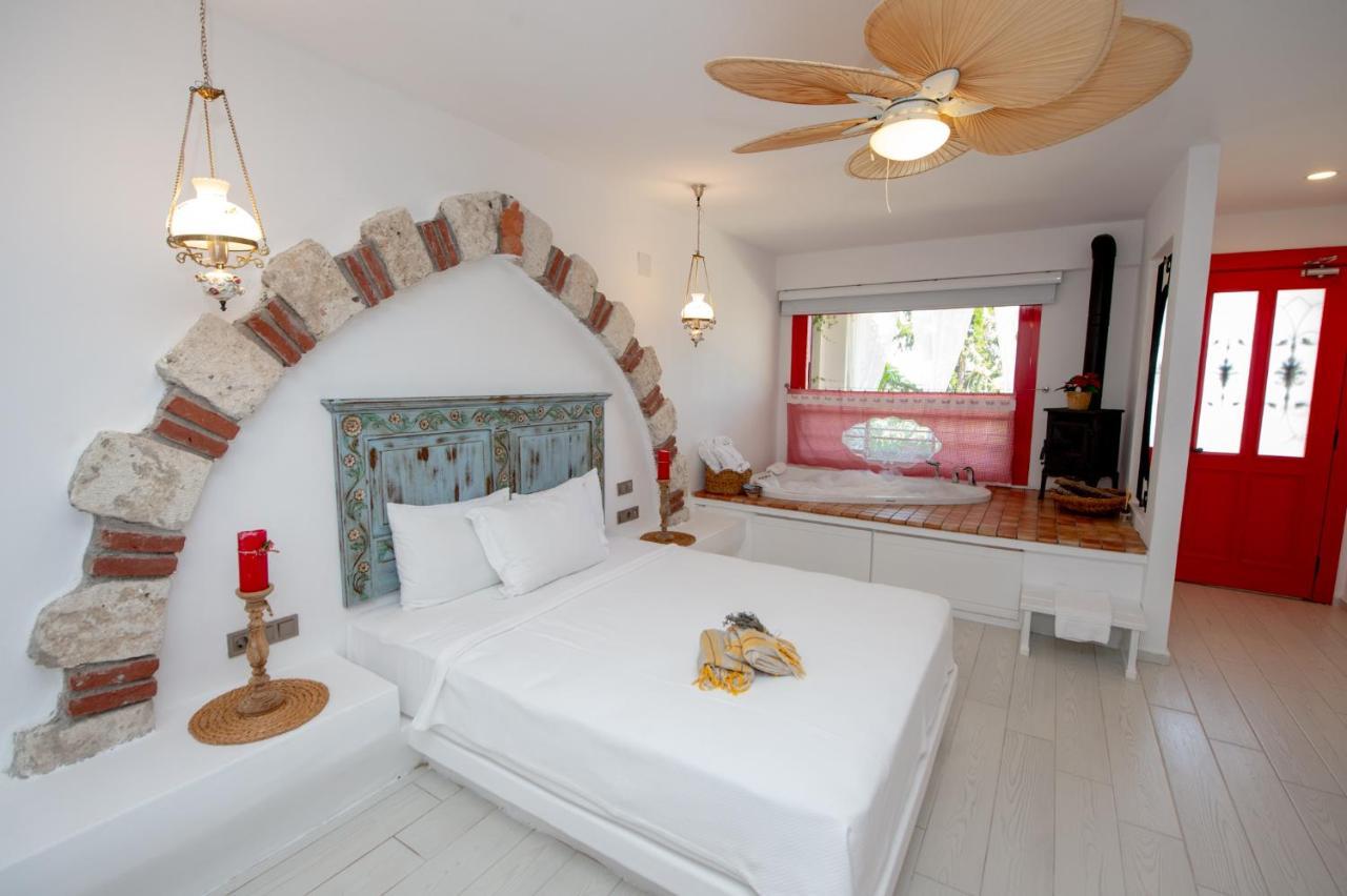 Villa Taraca Alacati Romantik Otel (Adults Only) المظهر الخارجي الصورة