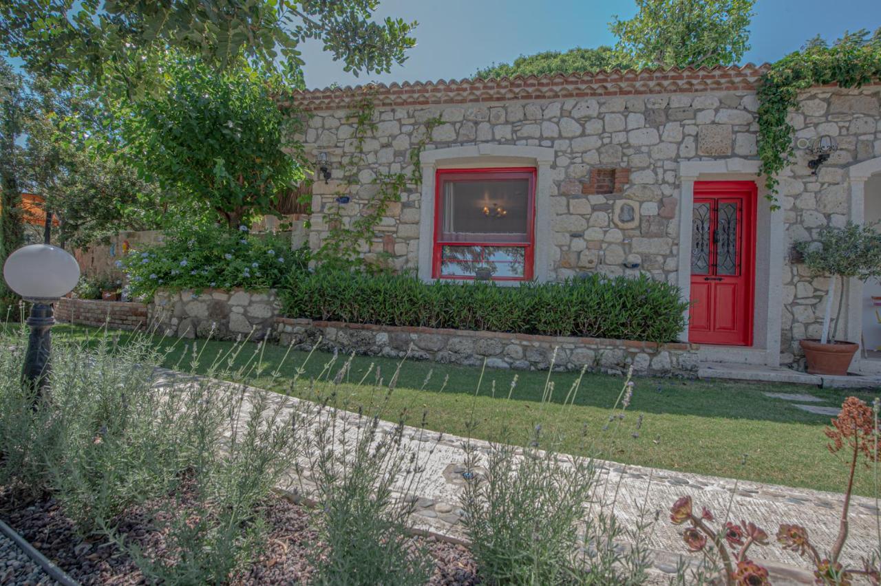 Villa Taraca Alacati Romantik Otel (Adults Only) المظهر الخارجي الصورة