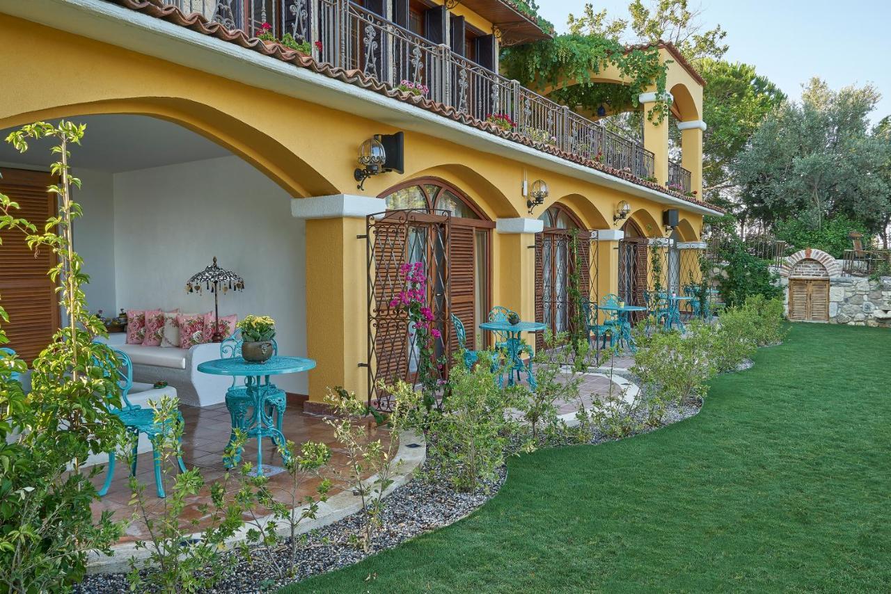 Villa Taraca Alacati Romantik Otel (Adults Only) المظهر الخارجي الصورة