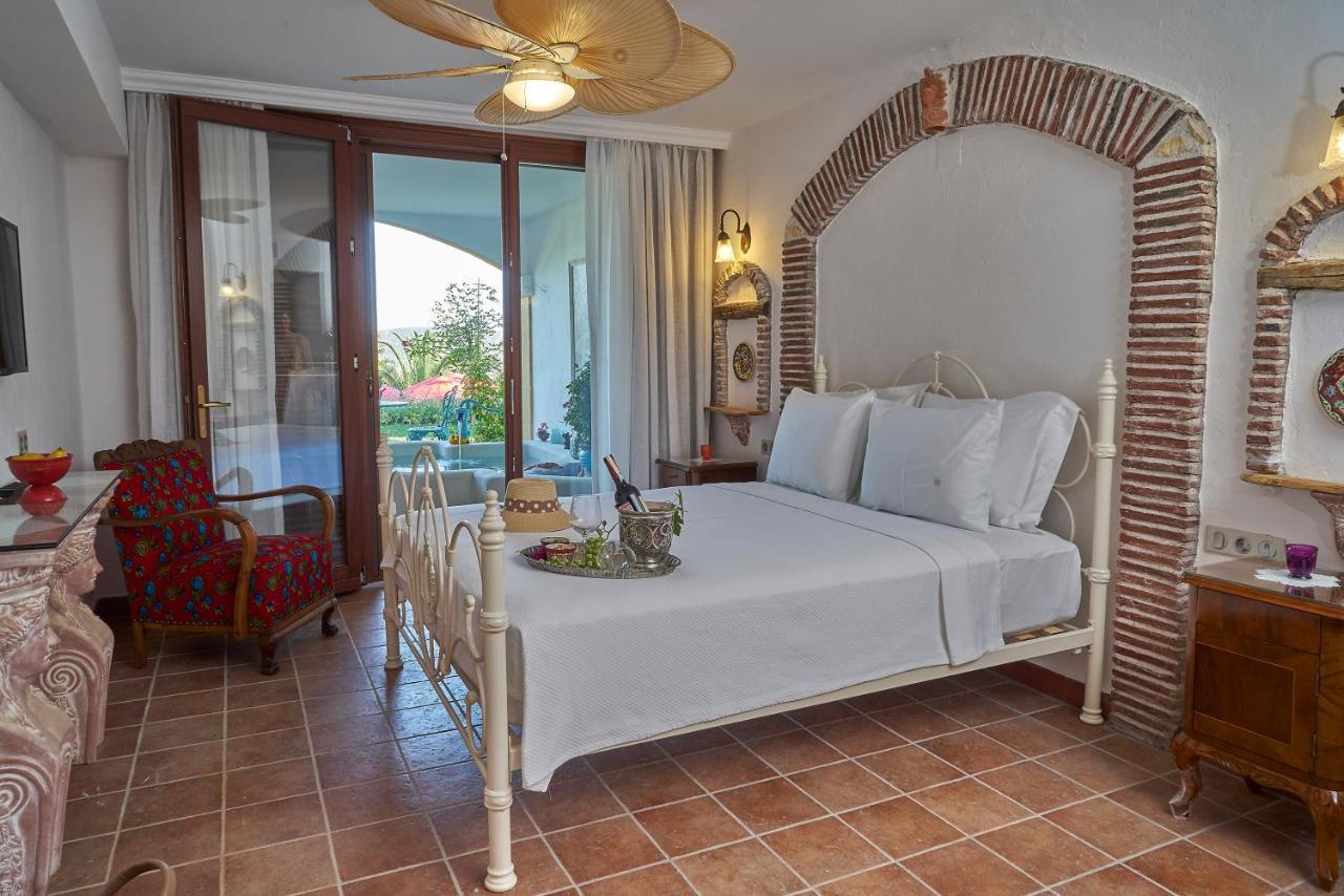 Villa Taraca Alacati Romantik Otel (Adults Only) المظهر الخارجي الصورة
